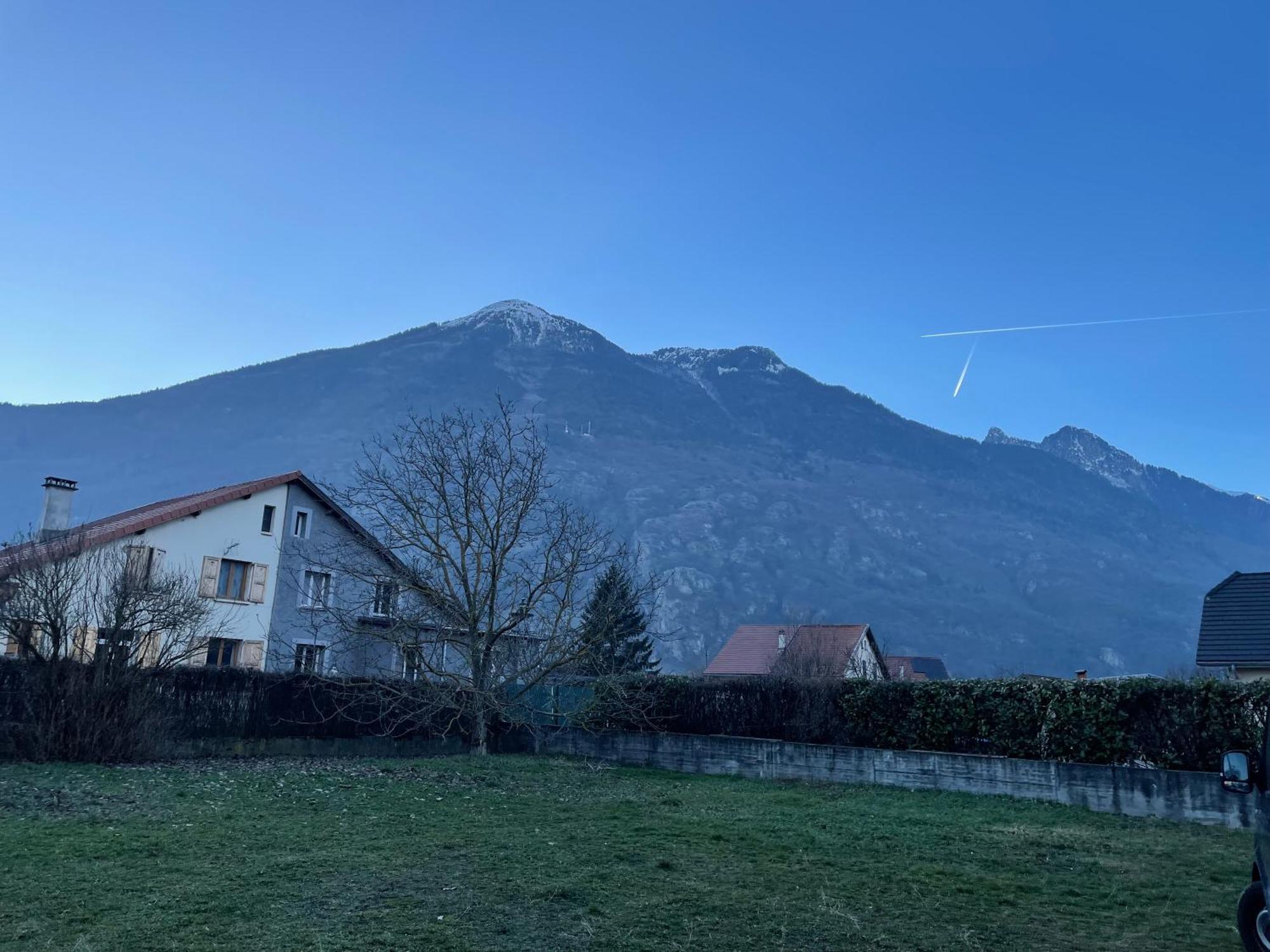 Au Pied De La Vallee Saint-Etienne-de-Cuines Buitenkant foto